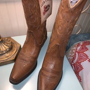 Brand new, never worn! Justin cowboy boots